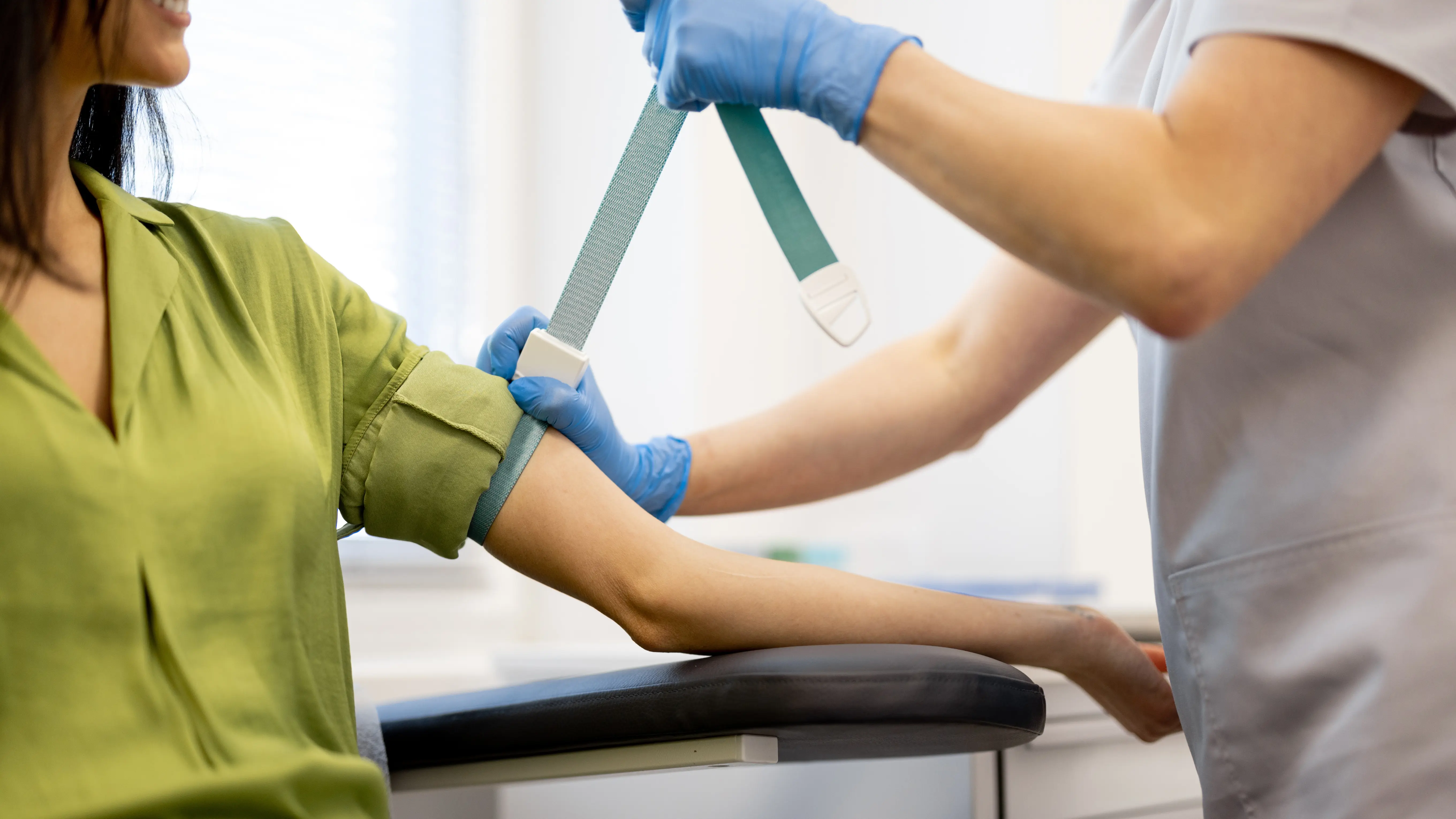 Бойжеткен өзінің писки видеосын қырады